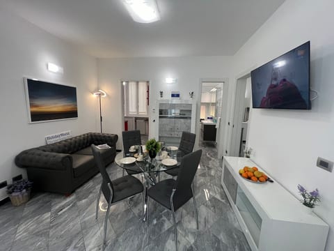 Raineri House by Holiday World