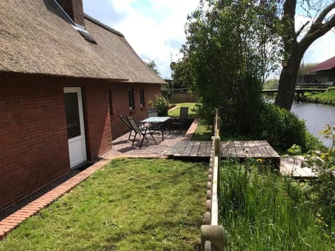 Gemütliches Reetdachhaus in Schleswig-Holstein