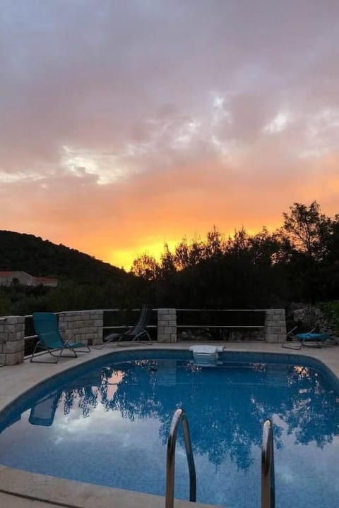 "Kastil" mit privatem Pool