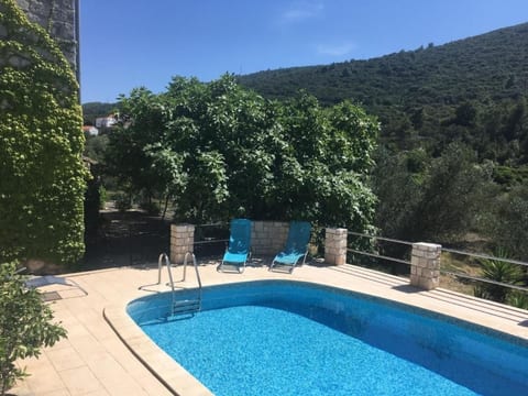 "Kastil" mit privatem Pool