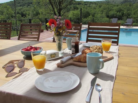 Alleinstehendes Ferienhaus mit Swimmingpool