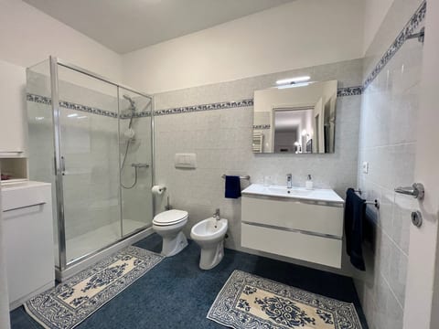 für 4 Personen ca. 80 m&sup2; in Sanremo, Norditalien (Ligurien)