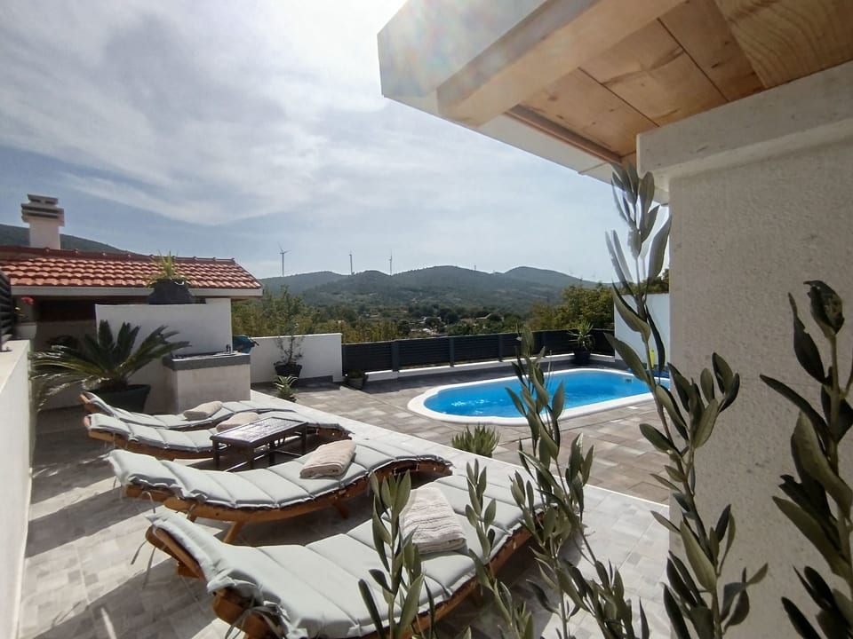 Ferienhaus Luce - piscine privée - Rašćane Gornje