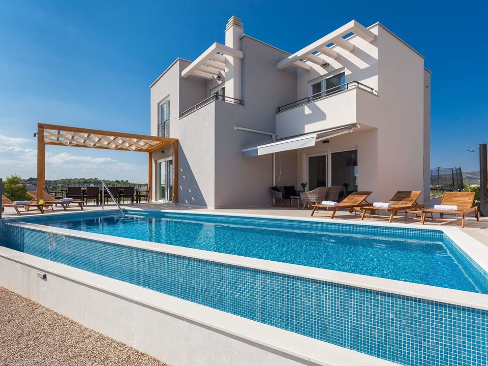 Belle villa de vacances Lomari - Brodarica