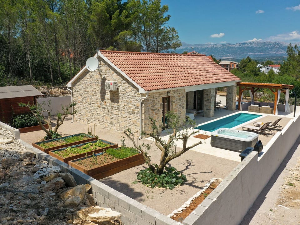 VILLA KARLA - Pridraga