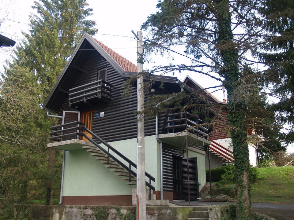 con terraza, parrilla y jardín - Vrbovsko