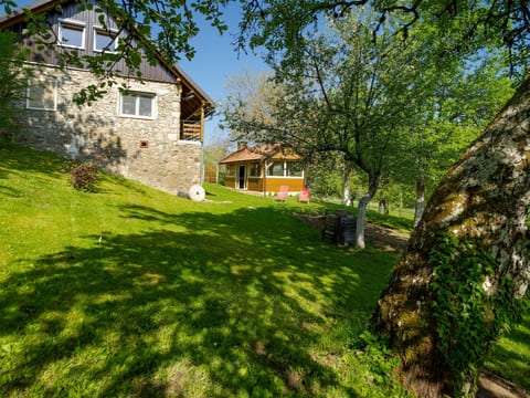 Haus in Sleme Skradsko mit Whirlpool und Parkplatz