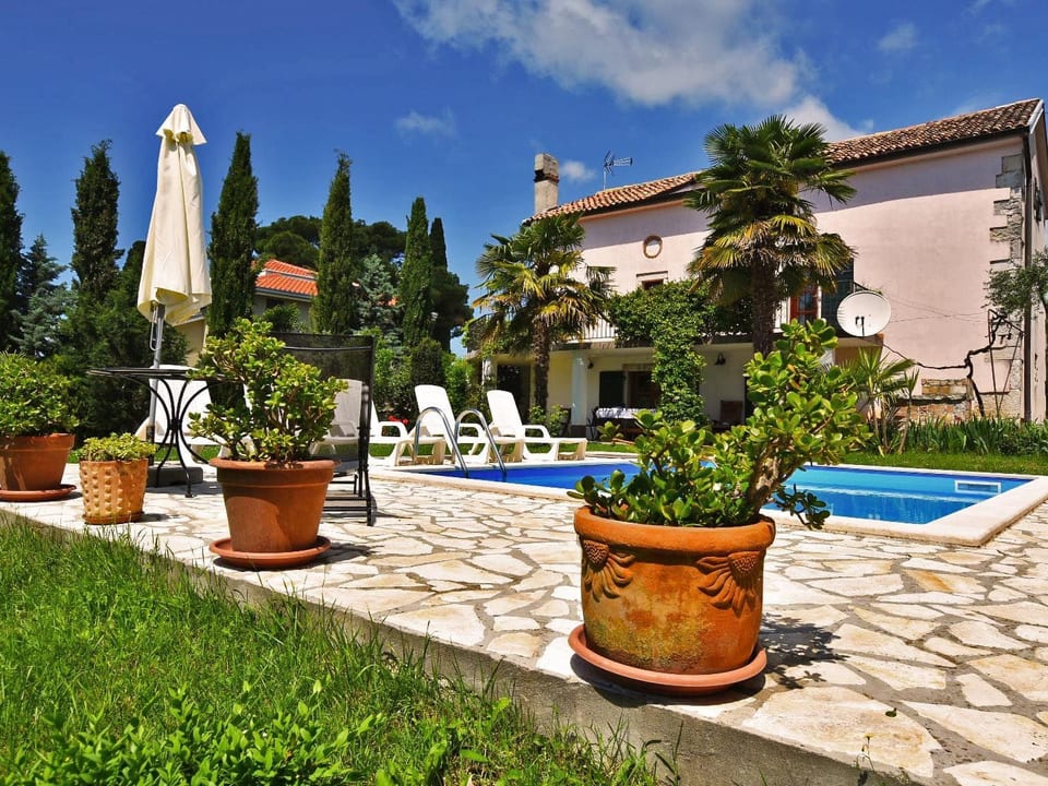 avec piscine privée pour 6 personnes d'environ 165 m² à Kosinozici, Istrie (Porec et - Nova Vas, Poreč