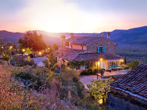 Tolle Villa Sancta Maria Motovun mit Pool