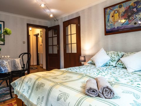 Wohnung mit Terrasse, Garten und Grill