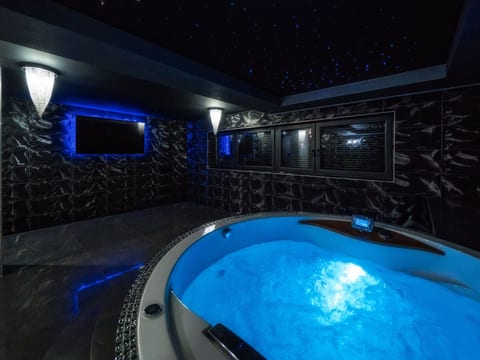 mit Entspannung im Jacuzzi