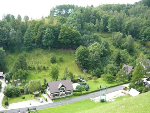 mit solarbeheiztem Außenpool und Sauna