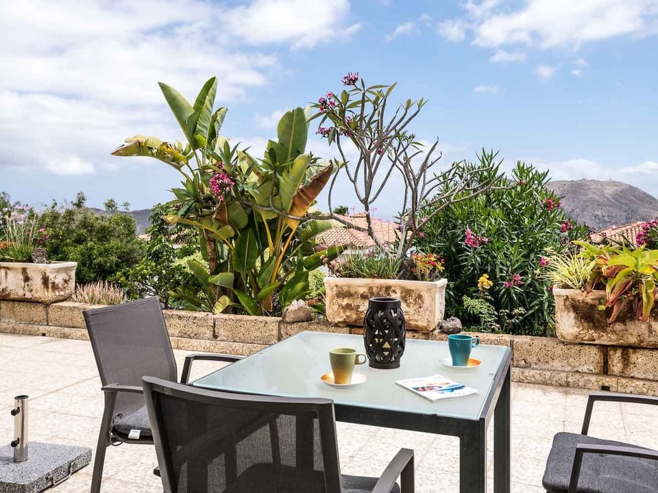 Apartamento con jardín botánico y vista al mar - Chayofa