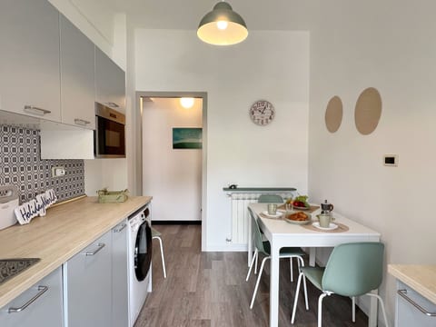 für 6 Personen ca. 96 m&sup2; in Arenzano, Norditalien (Ligurien)