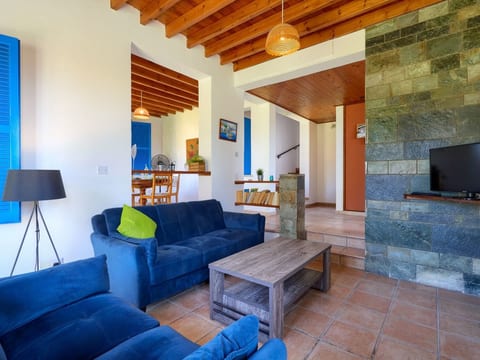 Schönes Ferienhaus mit Balkon in Polis Chrysochous