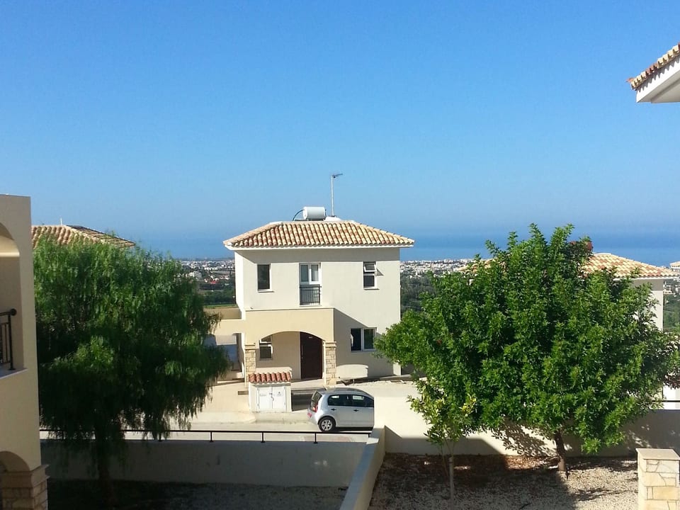 Modernes Ferienhaus mit Pool in Tremithousa - Androlikou