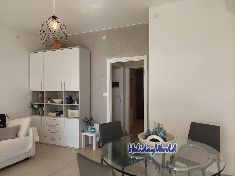 Retiro Patrimonial junto al Mar por Holiday World - Ospedaletti