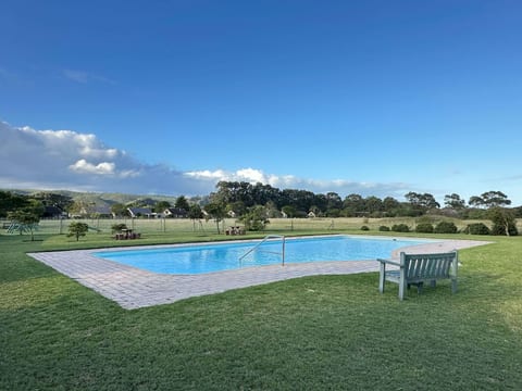 Estate Chalet 40 mit gemeinschaftlichem Pool, Südafrika