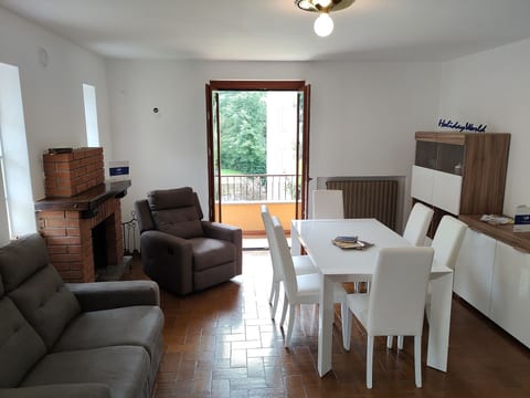 Esino Sweet Home von Holiday World