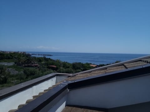 Nette Wohnung in Acireale mit Terrasse und Pool