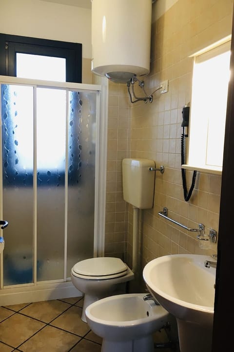 in Lido Di Spina mit Möbliertem Balkon