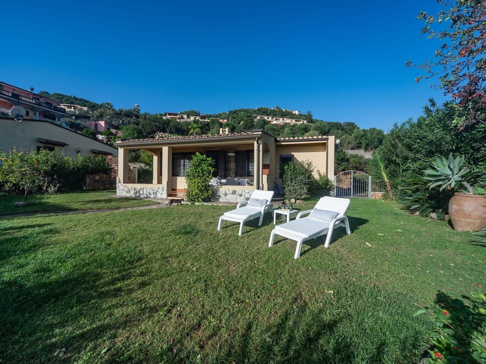 Wunderschöne freistehende Villa in kurzer Entfernung zum Strand und mit herrlic - Costa Rei