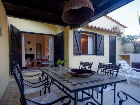Schöne, neu renovierte Villa direkt am Strand in Costa Rei