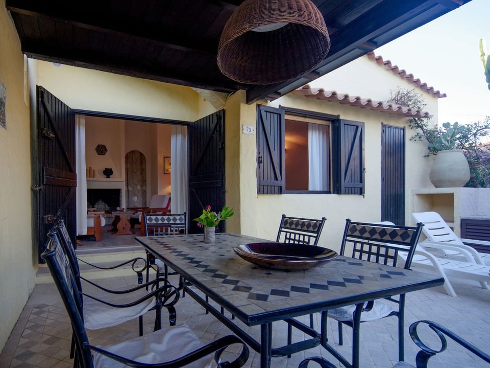 Schöne, neu renovierte Villa direkt am Strand in Costa Rei - Costa Rei