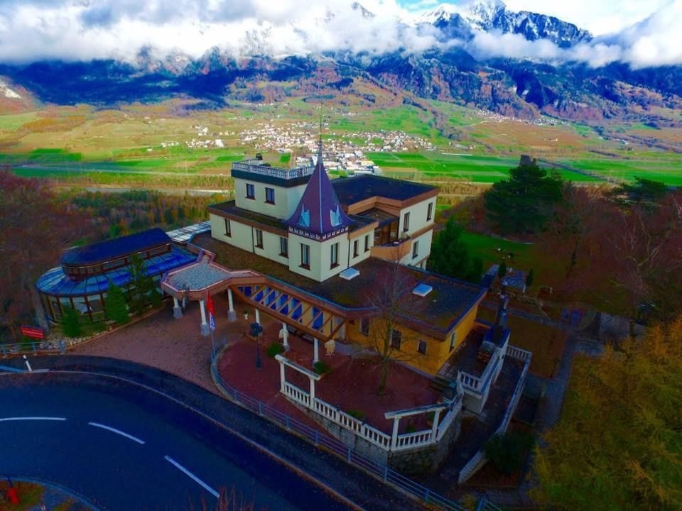Ganzes Schloss Hotel Wartenstein inkl. Restaurant - Urnäsch
