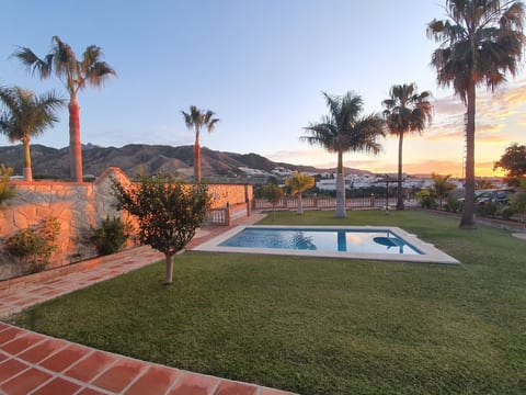 "Villa el Cano" mit Schwimmbad