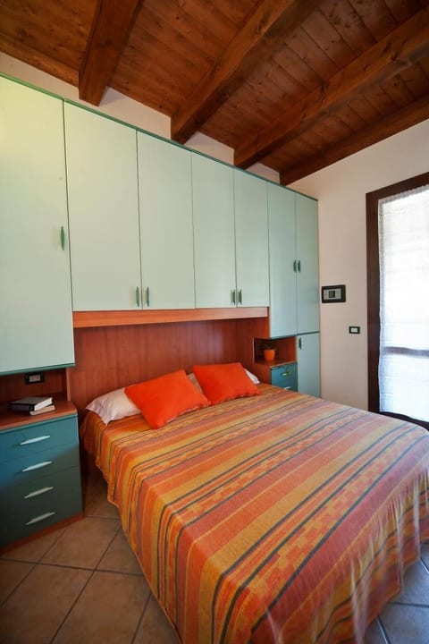 Wunderschöne Wohnung in Lido Di Spina mit Möbliertem Balkon