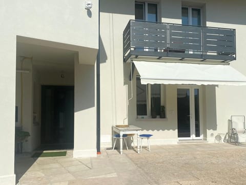 Wohnung in Caprino Veronese mit Garten