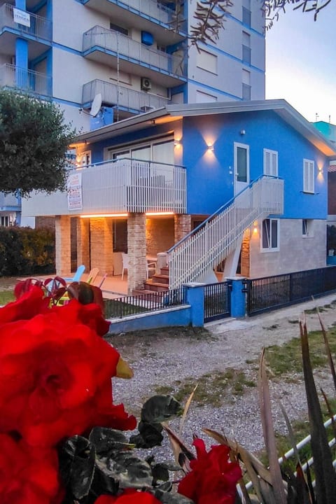 Wohnung "Villa Miami" mit Balkon im ersten Stock