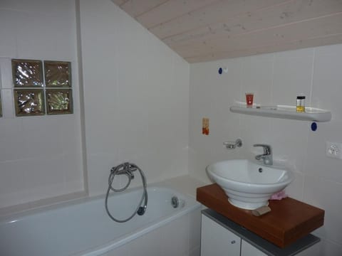 Chalet am See in St-Prex