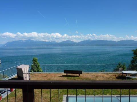 Chalet am See in St-Prex