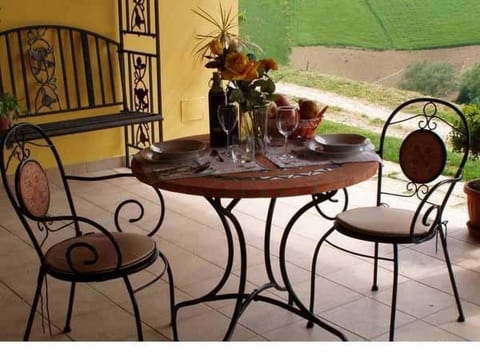 in Notaresco mit Grill und Garten