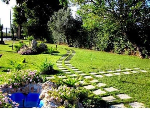 in Notaresco mit Grill und Garten