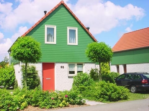 Gemütliches Haus mit komplett umzäuntem Garten
