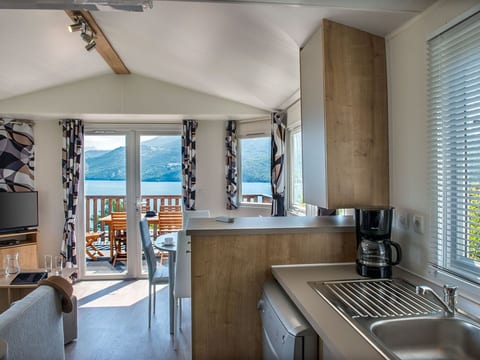 Gemütliches Chalet am Ufer des Sees von Serre-Po