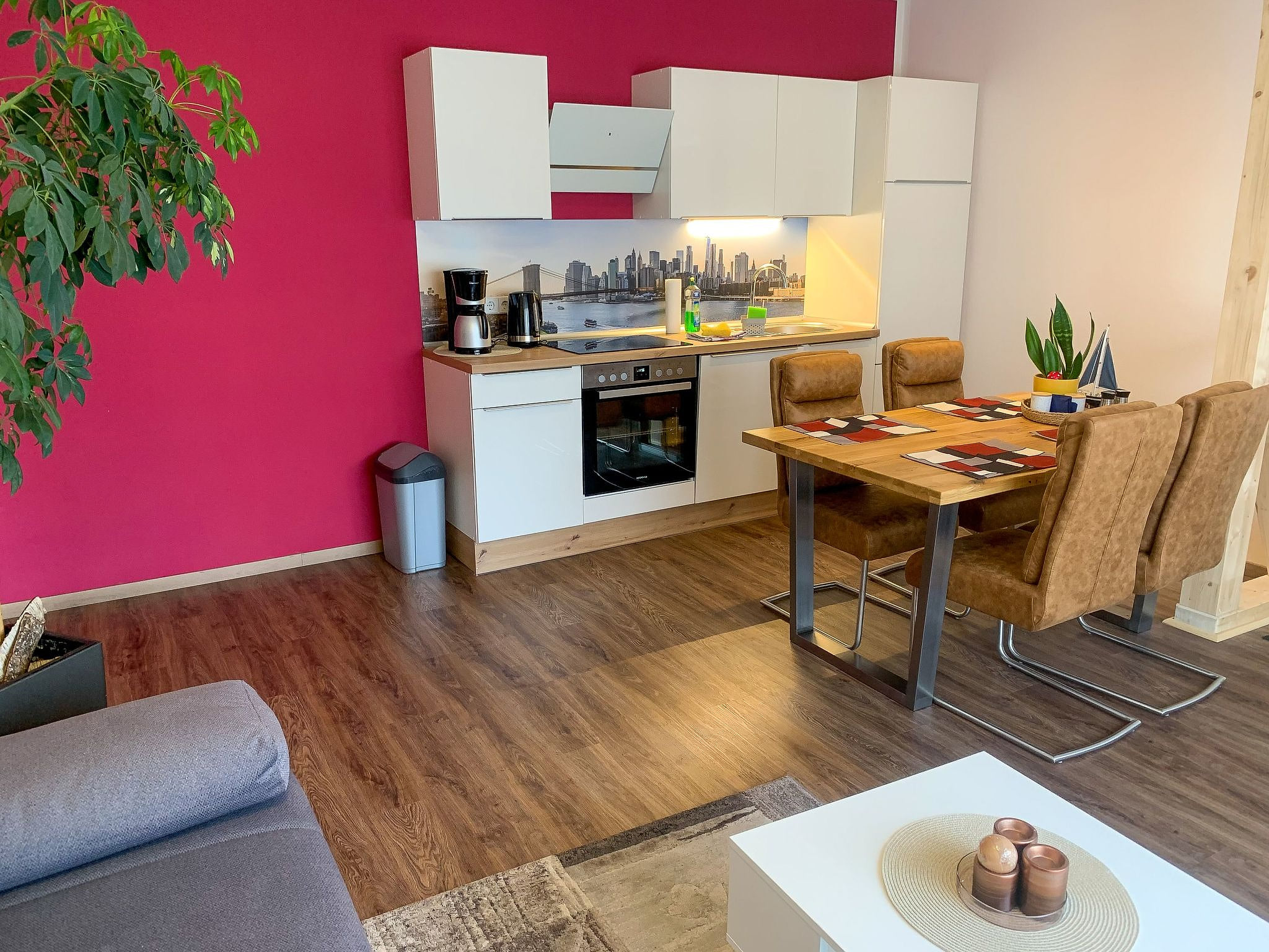 Top-moderne Ferienwohnung für 4 Personen mit Vollausstattung auf schönem, frühe