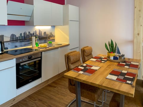 Top-moderne Ferienwohnung für 4 Personen mit Vollausstattung auf schönem, frühe