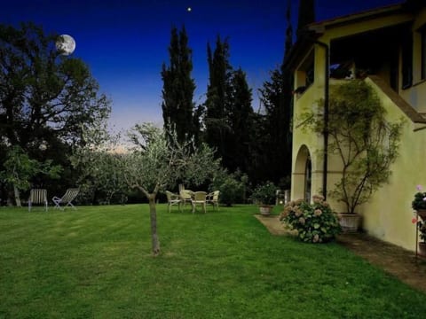 Haus Claudia mit schönem Garten