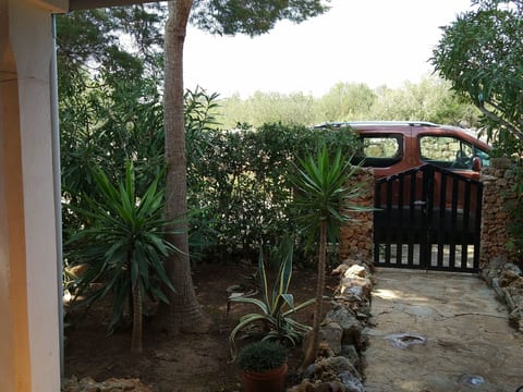 in Porto Cristo Novo mit Garten