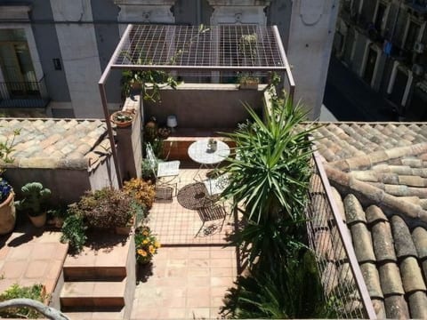 mit Balkon