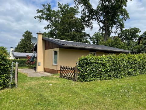 in Dahmen mit Großem Garten