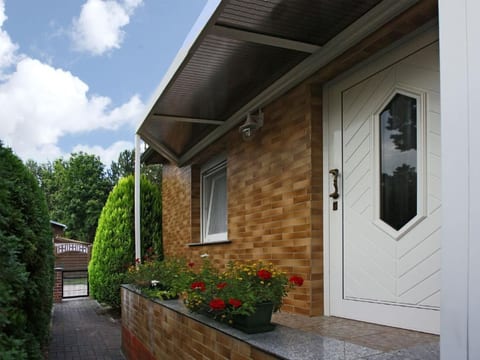 in Alt-Schadow mit Grill und Terrasse