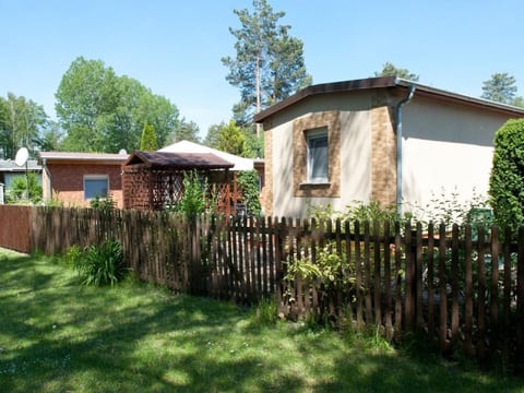 in Alt-Schadow mit Grill und Terrasse