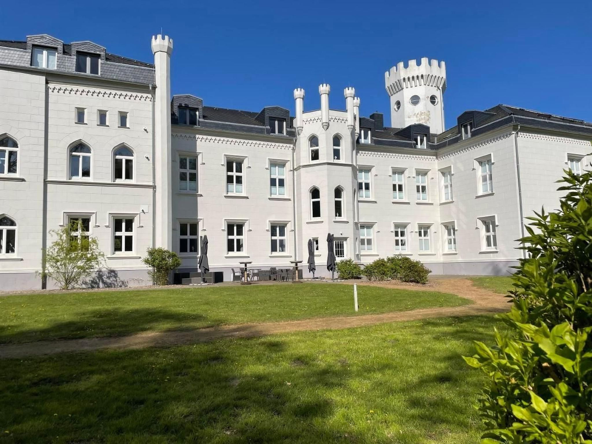 Weisses Traumschloss an der Ostsee