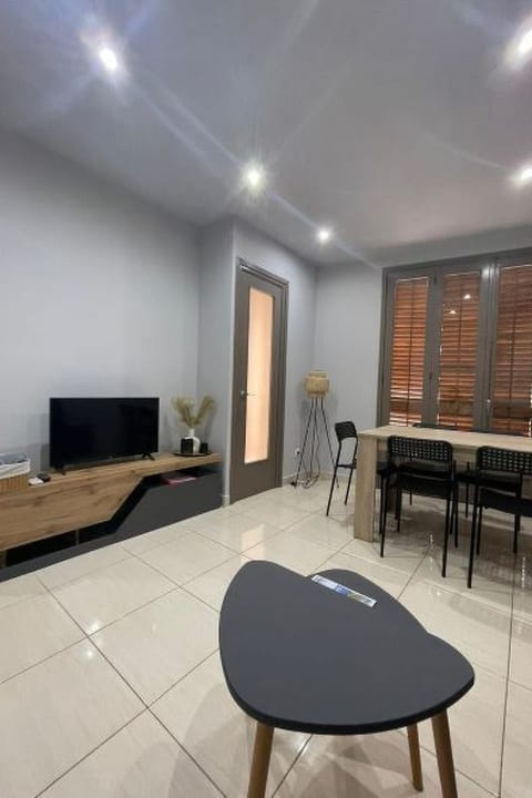 Wohnung "Stockwerk 2" mit Balkon