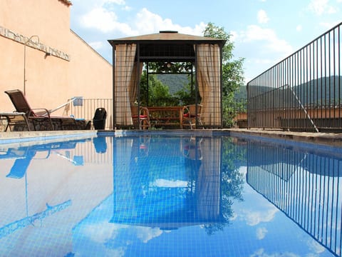 4-Schlafzimmer-Haus mit Schwimmbad